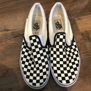 Men check vans like new